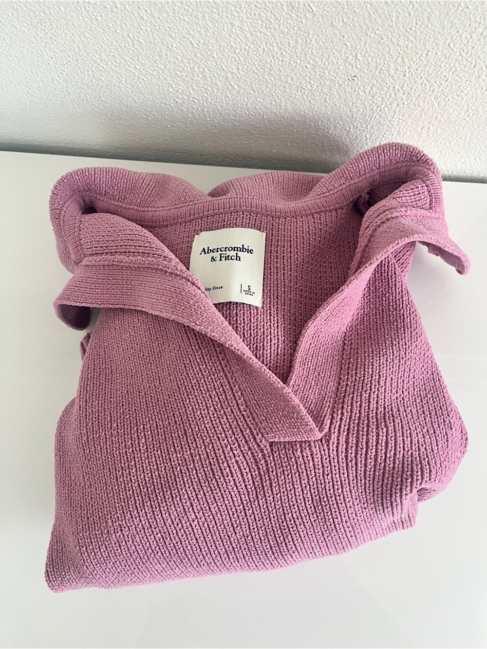 Small Abercrombie & Fitch pink Knit Polo Sweater - Picture 4 of 4